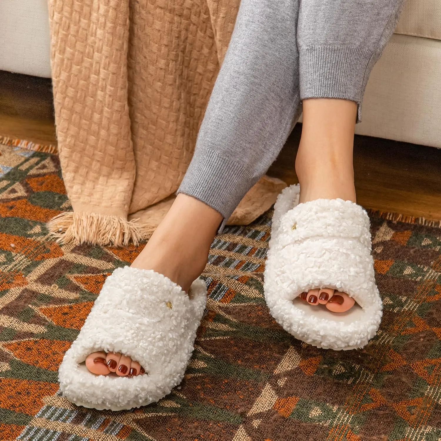EverFoams Women's Fashionable Open-toe Slippers with Cozy Plush Non-Slip Sole